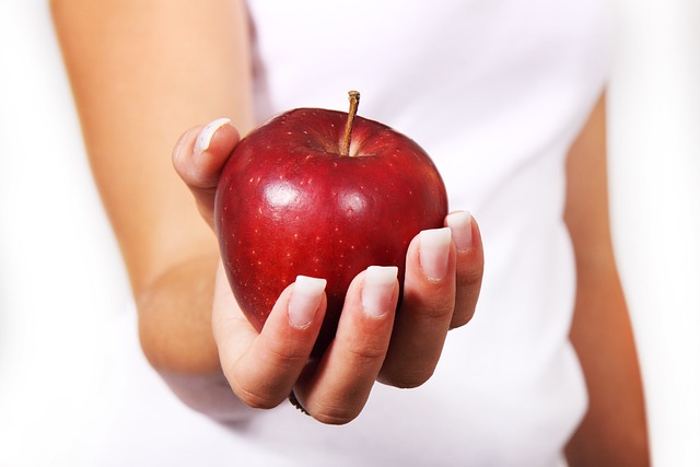 苹果 饮食 女性 - 上的免费照片