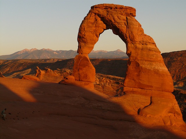 砂岩 地标 自然拱门 - 上的免费照片