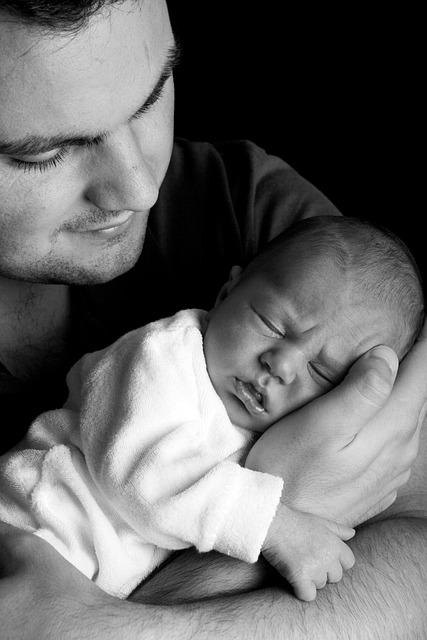 婴儿 新生 父亲 - 上的免费照片