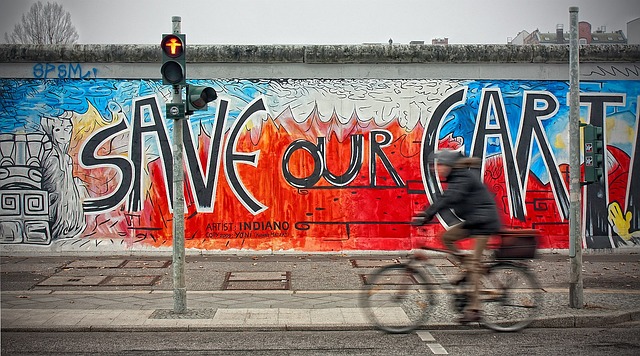 柏林墙 涂鸦 路 - 上的免费照片