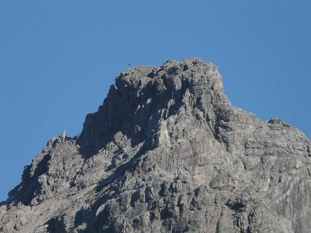 有点狂野 首脑 顶十字架 - 上的免费照片