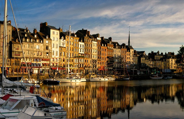 Honfleur 渔村 明信片主题 - 上的免费照片
