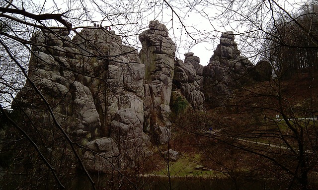 Externsteine 岩石 湖 - 上的免费照片