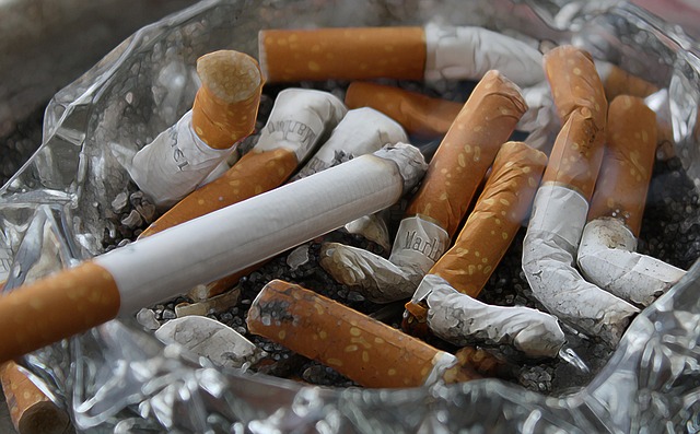 香烟 烟灰缸 灰 - 上的免费照片