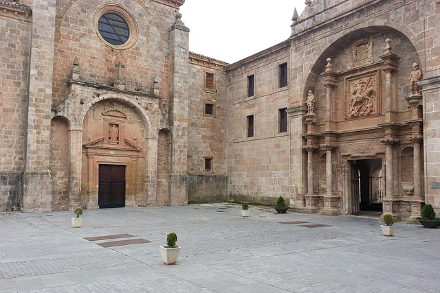 San Millán De Cogolla 它 拉里奥哈 西班牙 - 上的免费照片
