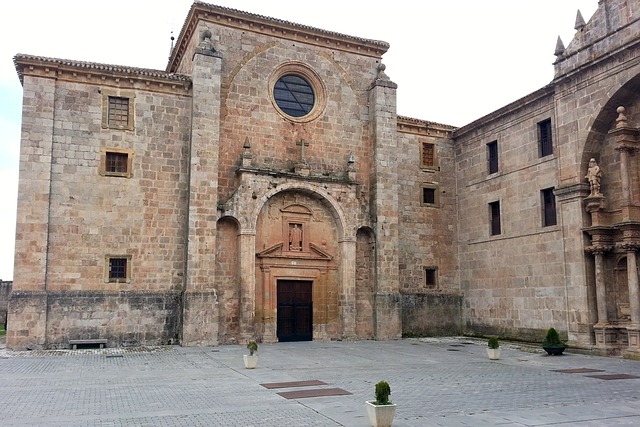 San Millán De Cogolla 它 拉里奥哈 西班牙 - 上的免费照片