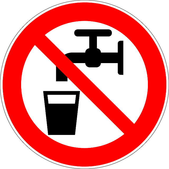 喝 没水喝 没有适合饮用的水 - 免费矢量图形