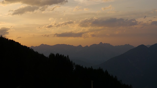山 由阿明 Kalbasi 日落 - 上的免费照片