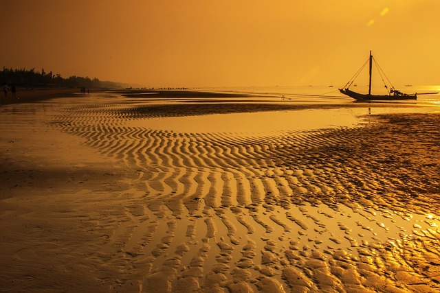 海滩 船 沙 - 上的免费照片