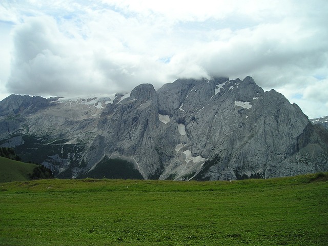 Marmolada 北墙 岩石表面 云 - 上的免费照片