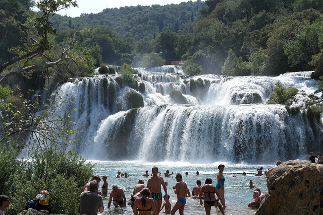 Np Krka 旅行 瀑布 - 上的免费照片