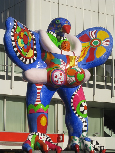 娜娜 Niki De 圣 Phalle 数字 - 上的免费照片