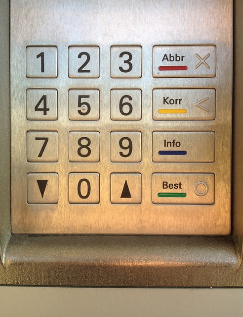 Atm 提取现金 Pin 输入 - 上的免费照片