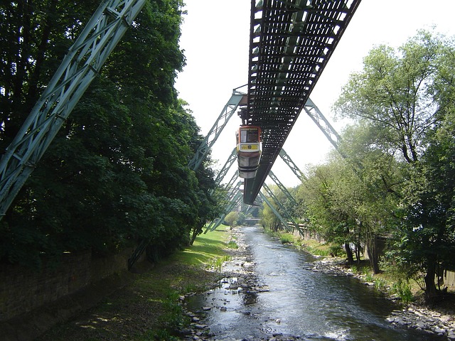 伍珀塔尔 Schwebebahn 贝尔吉什土地 - 上的免费照片