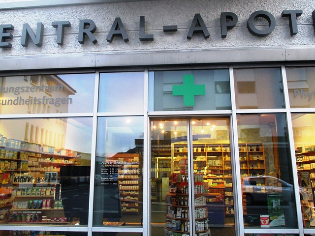 商店橱窗 染 药店 - 上的免费照片
