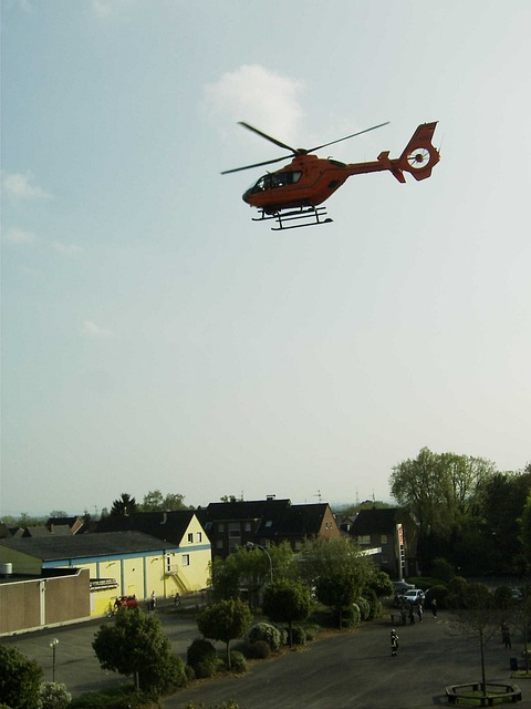 救援直升机 直升机 居住区 - 上的免费照片