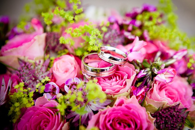 花朵 戒指 花束 - 上的免费照片