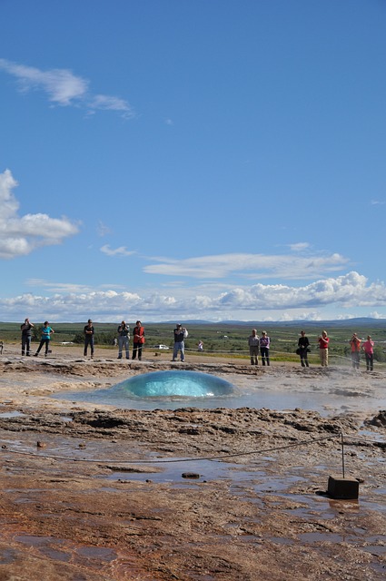 喷泉 Strokkur 冰岛 - 上的免费照片