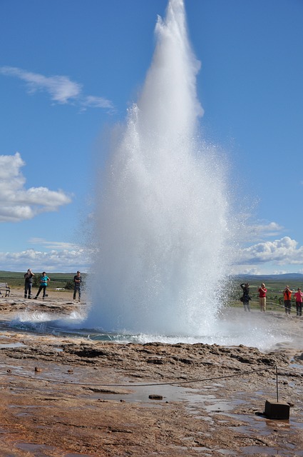 喷泉 Strokkur 冰岛 - 上的免费照片