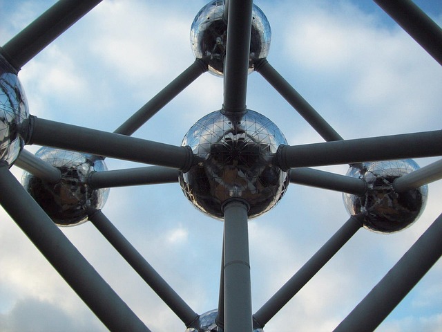 Atomium 原子 布鲁塞尔 - 上的免费照片