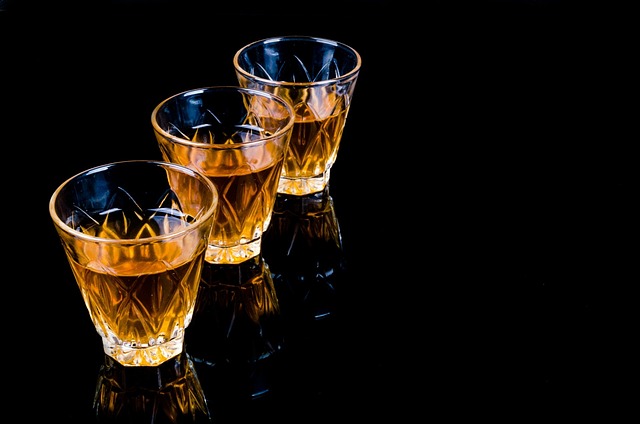 酒吧 酒 酒保 - 上的免费照片