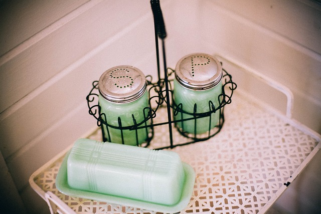 盐瓶 盐 胡椒 - 上的免费照片