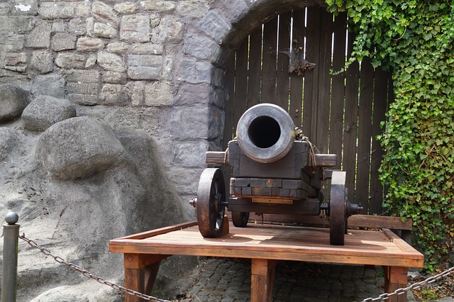 大炮 武器 炮弹 - 上的免费照片