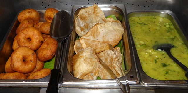 Vada-Poori-Potato 西米 美杜瓦达 普里 - 上的免费照片