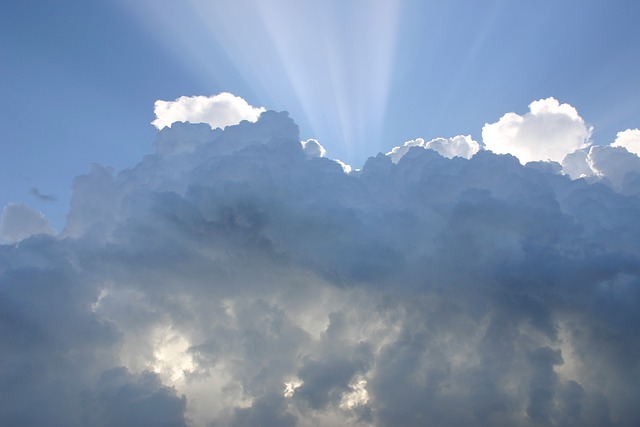 天空 云 阳光 - 上的免费照片