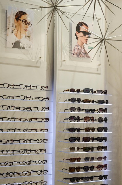 眼镜 配镜师 展览 - 上的免费照片