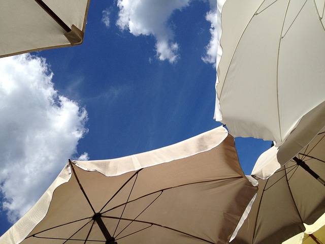 雨伞 蓝天 夏季 - 上的免费照片