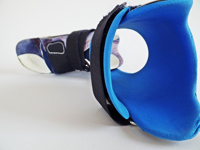 矫形器 轨 鞋 - 上的免费照片