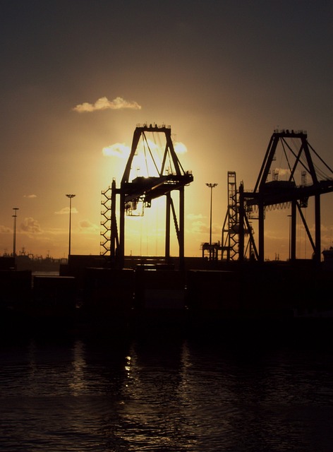 起重机 井架 钻机 - 上的免费照片