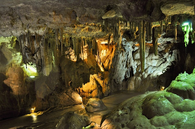 洞穴 钟乳石 石笋 - 上的免费照片