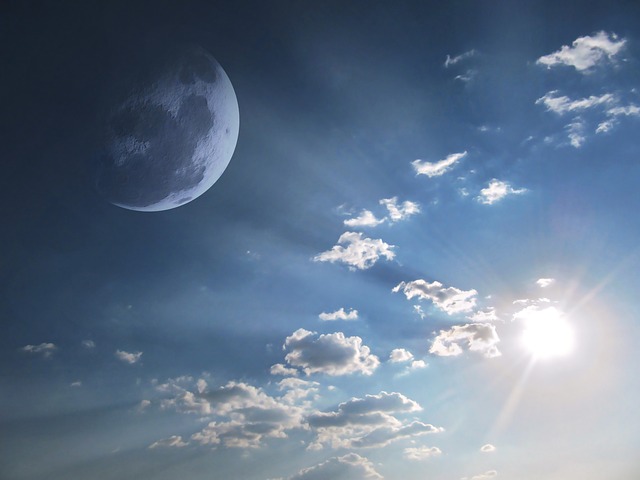 天空 月亮 成色 - 上的免费图片