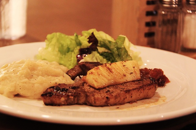 猪肉 遇到 有鳃的 - 上的免费照片