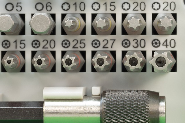 位 钻孔机 无绳螺丝刀 - 上的免费照片