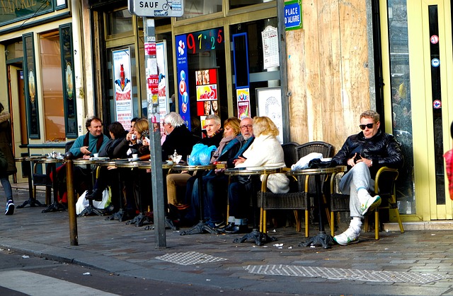 巴黎 角落 咖啡店 - 上的免费照片