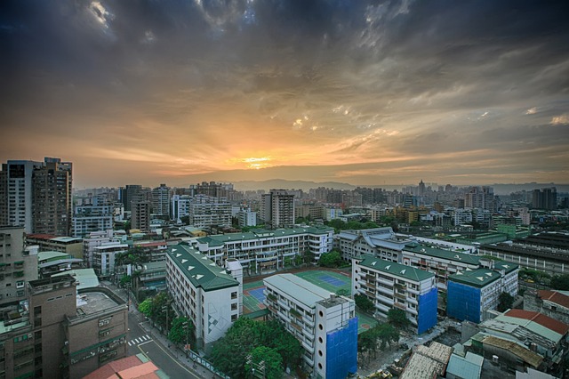 城市 房屋 学校 - 上的免费照片