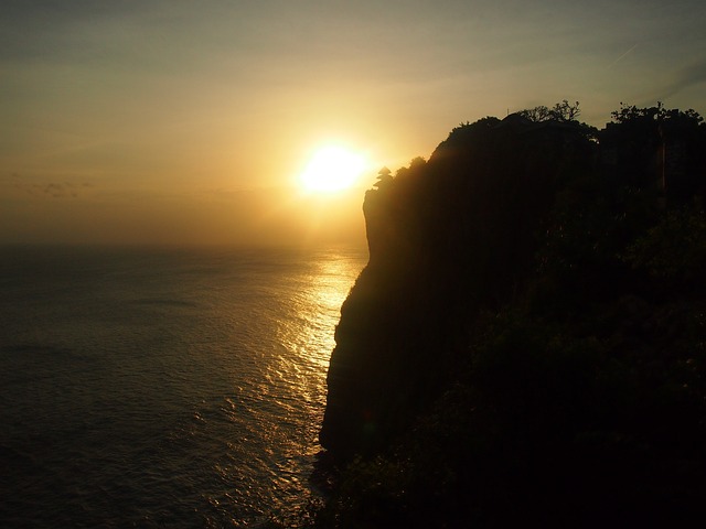 日落 悬崖 巴厘岛 - 上的免费照片