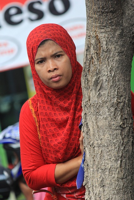 女性 户外的 红色的 - 上的免费照片