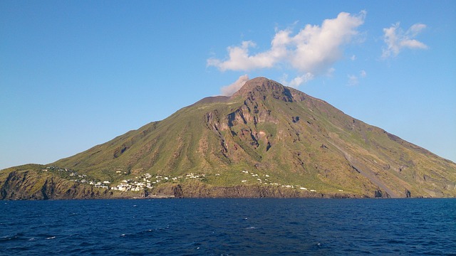斯特龙博利 风成岛 火山 - 上的免费照片