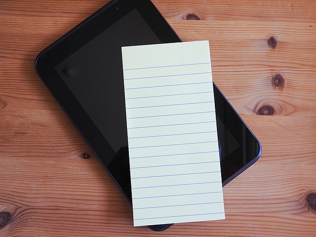 平板电脑 Postit 胶粘物 - 上的免费照片