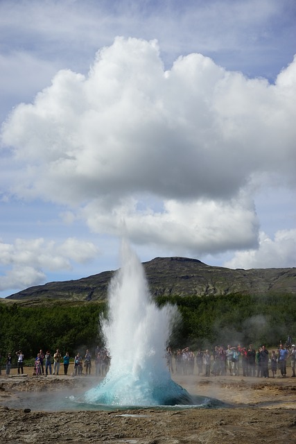喷泉 Strokkur 冰岛 - 上的免费照片