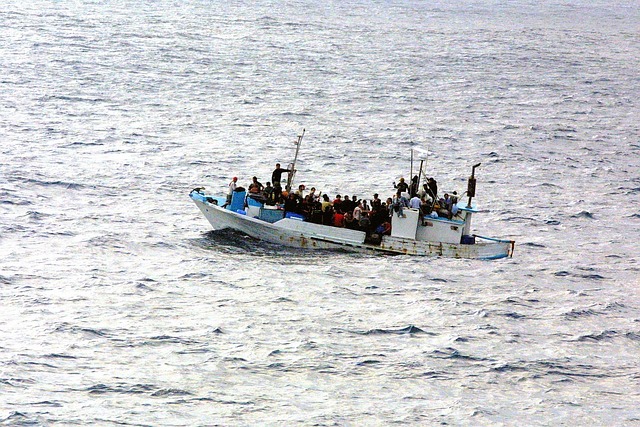 船 水 难民 - 上的免费照片