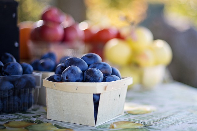 水果 李子 水果市场 - 上的免费照片
