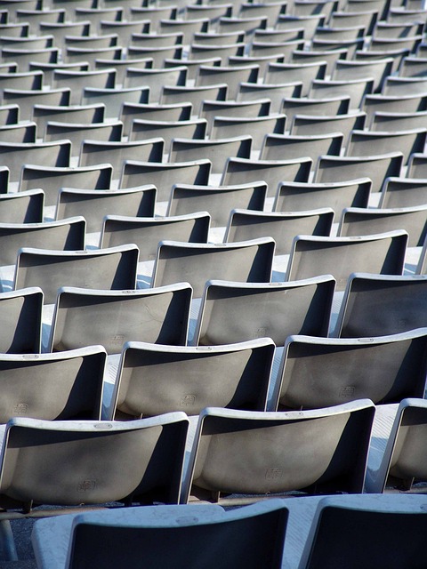 一排排座位 大球场 足球场 - 上的免费照片