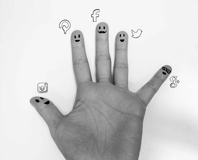 社会的 手 手指 - 上的免费图片