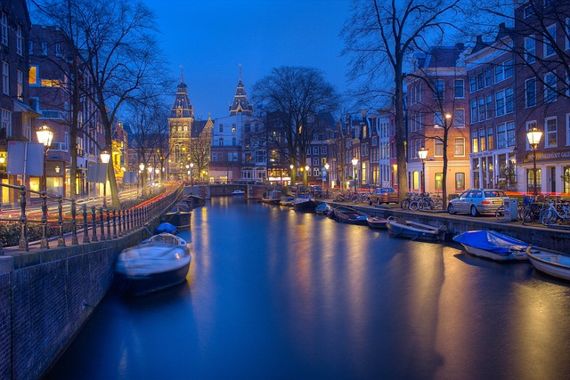阿姆斯特丹 夜晚 运河 - 上的免费照片