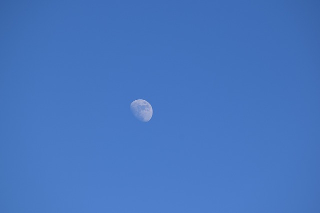 日月 月球 半月 - 上的免费照片